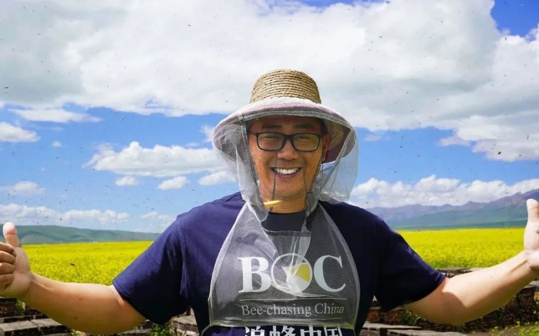 槐树庄蜜蜂园养蜂技术负责人、保定养蜂酿蜜非物质文化遗产传承人孙健男先生